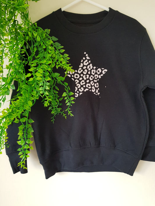 Pale pink leopard star black sweatshirt